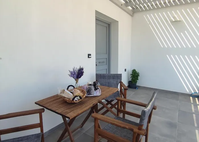 Sifnaiou Traditional 1 & 3 Parikia (Paros)